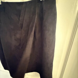 Vtg Women's Charter Club Black Suede Skirt Size 8